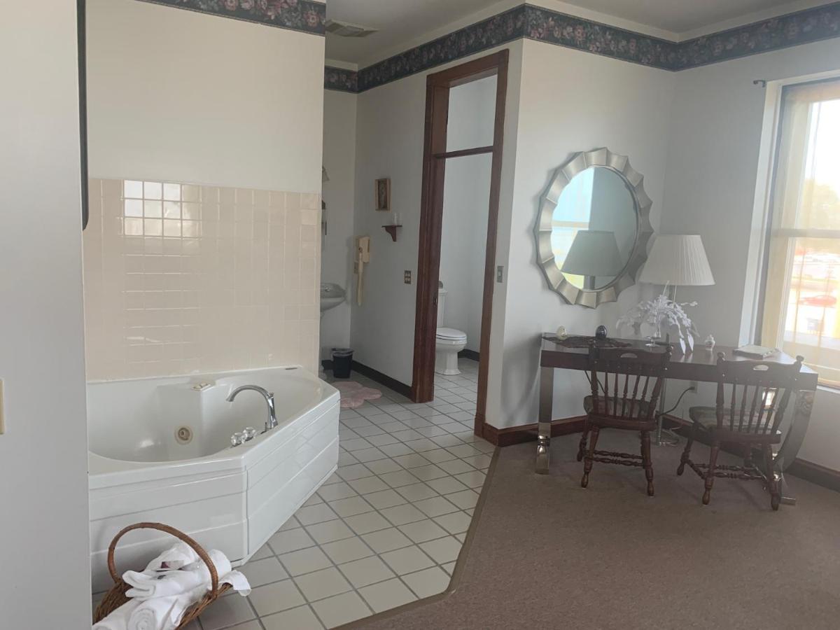 Karsten Hotel Kewaunee Dış mekan fotoğraf